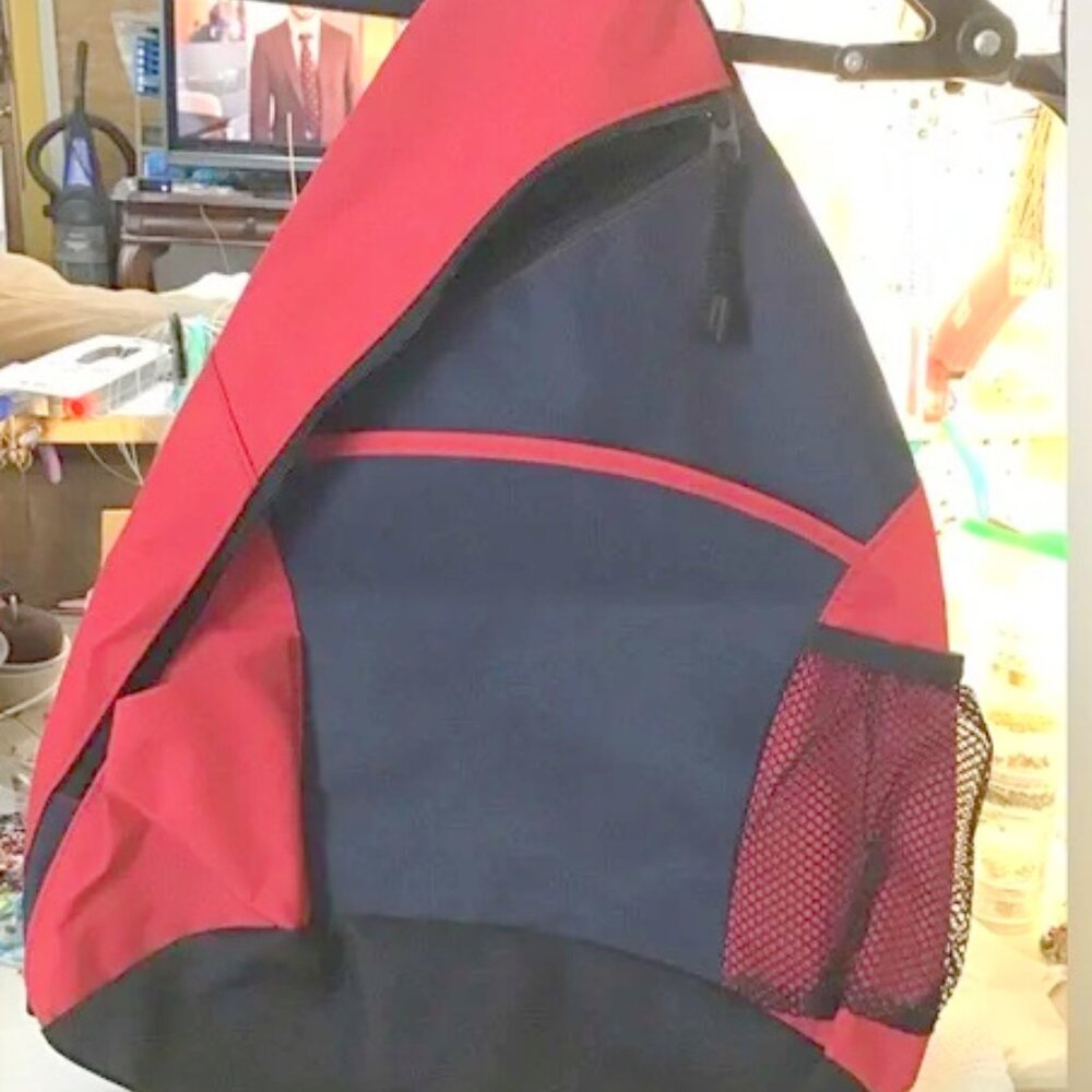 Unisex - one shoulder backpack, Zippers, mesh pocket, black, red, 1 strap
